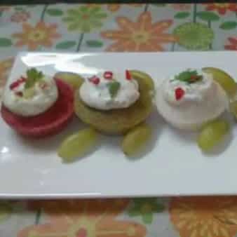 Palak beet idli cupcake with curd frosting