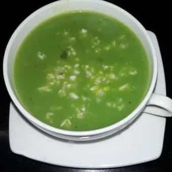 Peas and spinach soup with mushroom