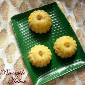 Pineapple Kesari Bhat/Pineapple Rave Kesari