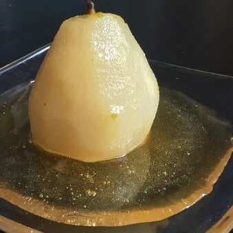 Poached pears in honey