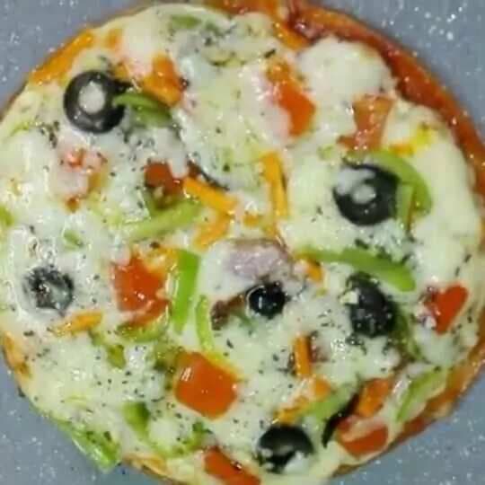 Rava Pizza/Semolina Pizza