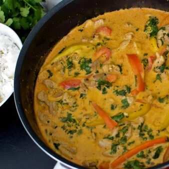 Red thai chicken curry