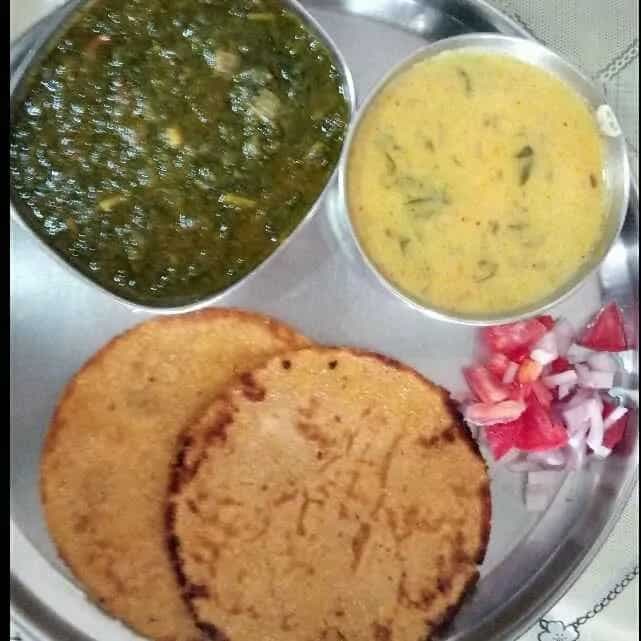 Sarso Ka Saag With Makki Ki Roti