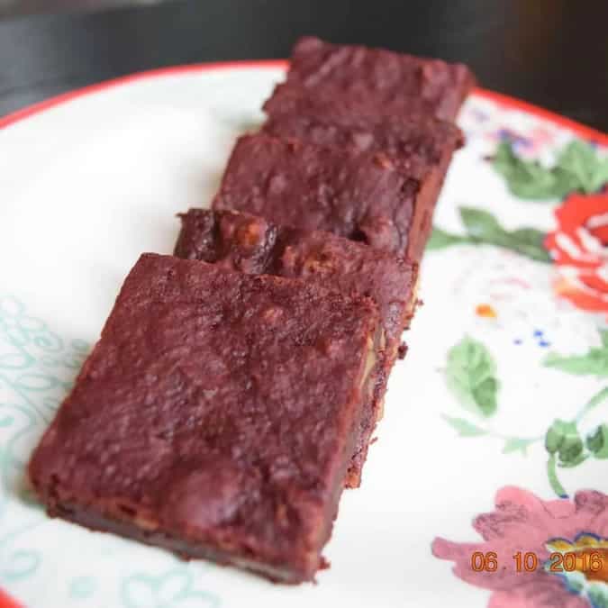 Spiced chocolate beetroot brownies