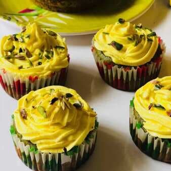 Spinach Banana Cupcakes With Butterscotch Frosting