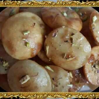 Sweet puris (pakatlya purya)