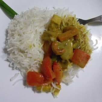 Thai yellow curry with vegetables