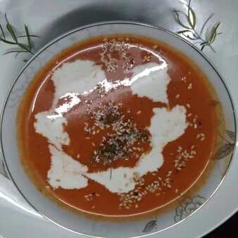 Tomato carrot sesame soup