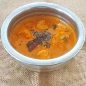 Varutharicha chemeen (prawns) curry