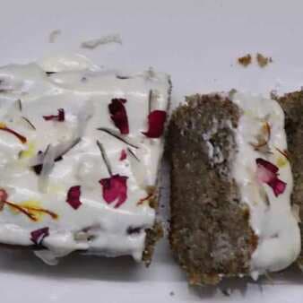 Water chestnut cake with cheese rabdi