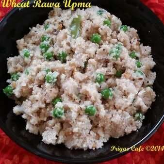 Wheat rawa upma with green peas