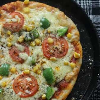 Whole wheat vegetarian pizza