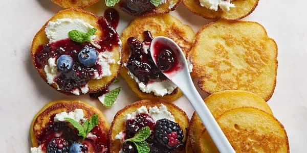 Cornmeal Cakes With Berry-Fig Chutney