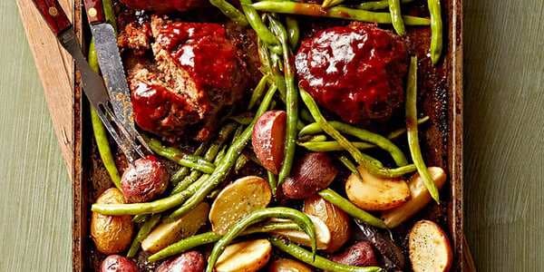 Mini Meat Loaves, Green Beans, And Potatoes