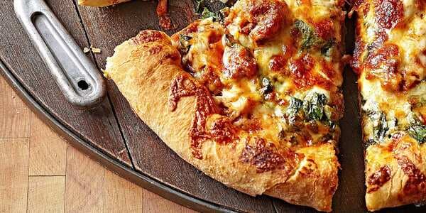 Sausage And Spinach Skillet Pizza