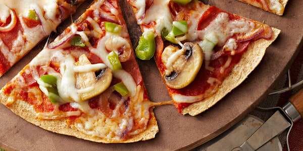 Thin Crust Pepperoni And Vegetable Pizza