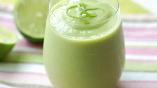 Avocado And Coconut Water Smoothies