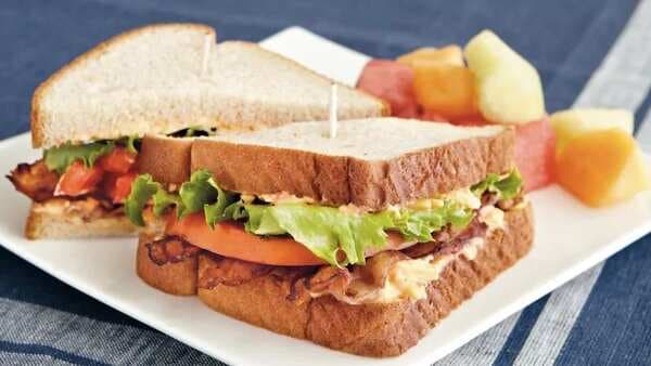 BLTs With Pimiento Cheese