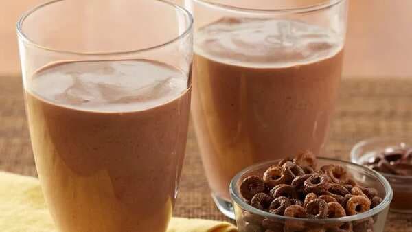 Chocolate Hazelnut Breakfast Smoothies