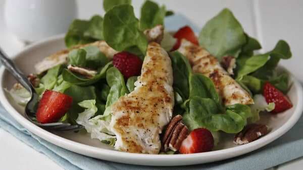 Grilled Chicken Salad With Strawberries And Pecans