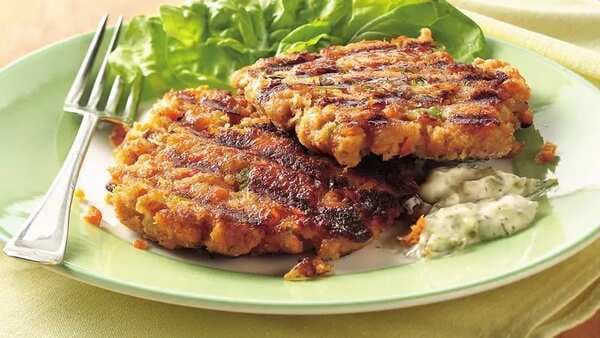 Tartar-Topped Grilled Salmon Burgers