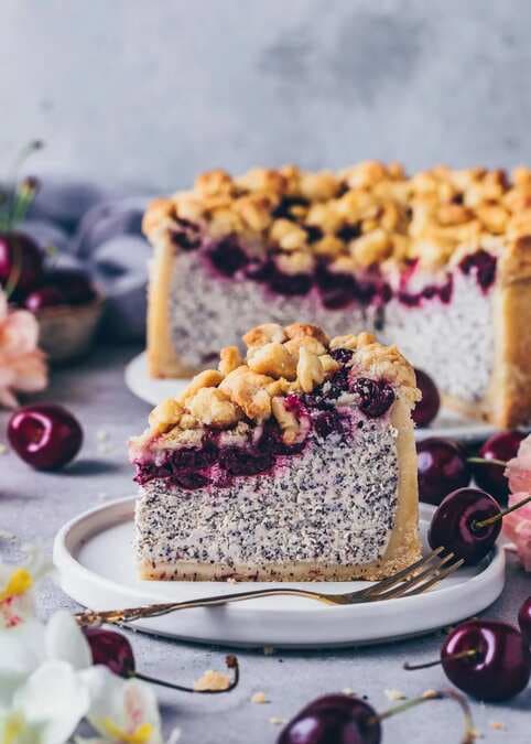 Cherry Crumble Cheesecake With Poppy Seeds