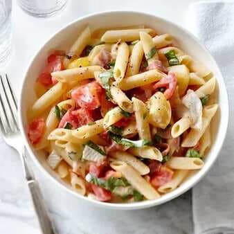 Pasta with Creamy Brie and Tomatoes 