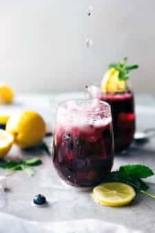 Sparkling Blueberry Lemonade