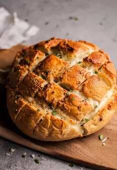 Parmesan and Garlic Butter Cheesy Pull Apart Bread