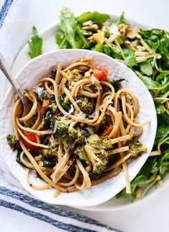 Spinach Pasta with Roasted Broccoli and Bell Pepper