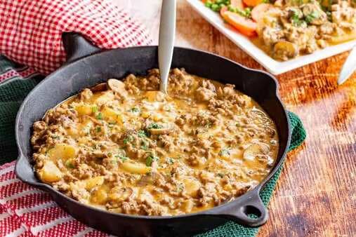 Cheesy Ground Beef And Potatoes Skillet Meal