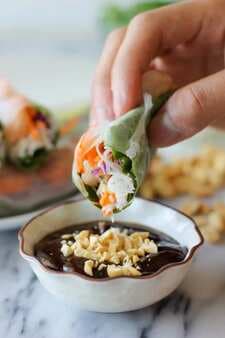 Shrimp Spring Rolls With Hoisin Peanut Dip