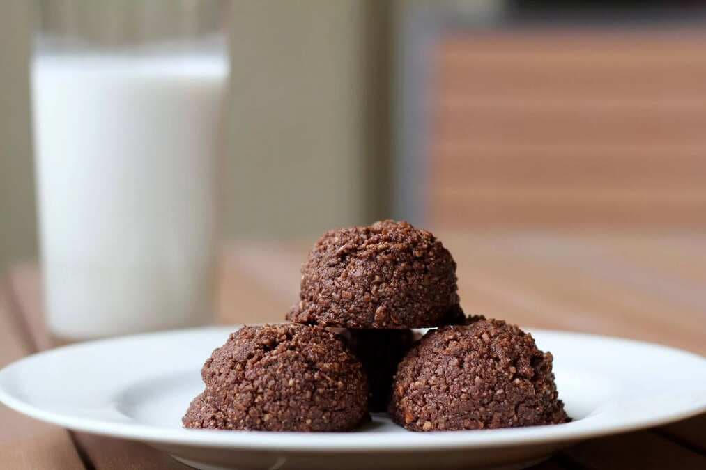 Chocolate Coconut Macaroons  