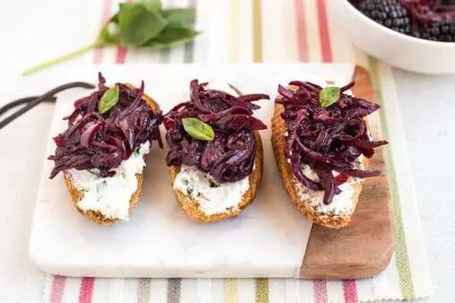 Basil and Goat-s Cheese Crostini with Balsamic Blackberry Compote