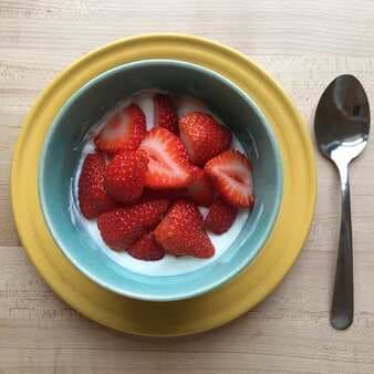 Greek Yogurt With Strawberries