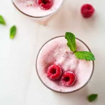 Frosted Protein Raspberry Lemonade With Peaches
