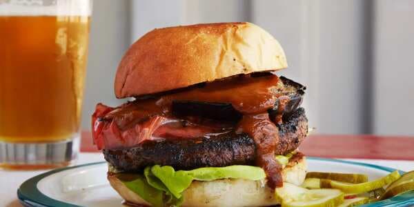 Beef Burgers With Sweet-N-Smoky Ketchup