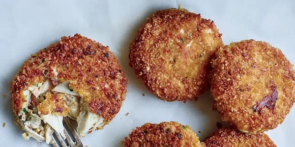 Crab Cakes With Smoky Onion Remoulade