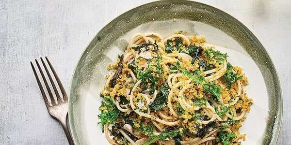 Garlicky Spaghetti With Mixed Greens