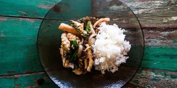 Stir-Fried Squid With Green Peppercorns