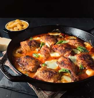 Skillet Chicken With Mozzarella And Tomato