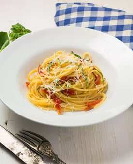 Spaghetti With Sun-Dried Tomatoes And Pecorino Romano
