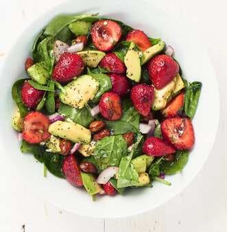 Spinach Salad With Strawberries And Poppyseed Dressing