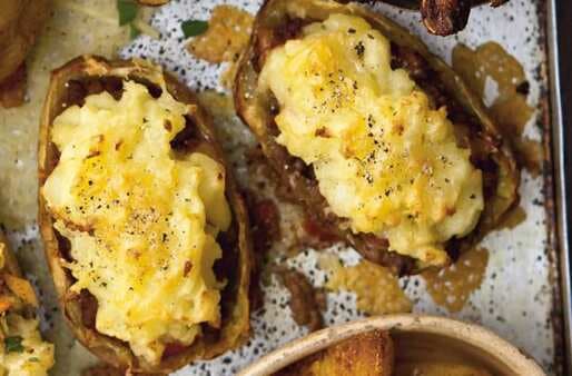 Minced Beef And Cheddar Baked Potato