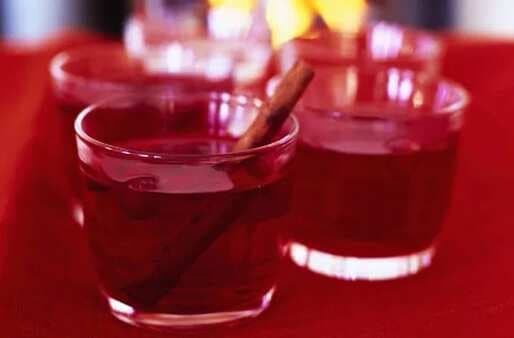 Mulled Apple And Cranberry Juice