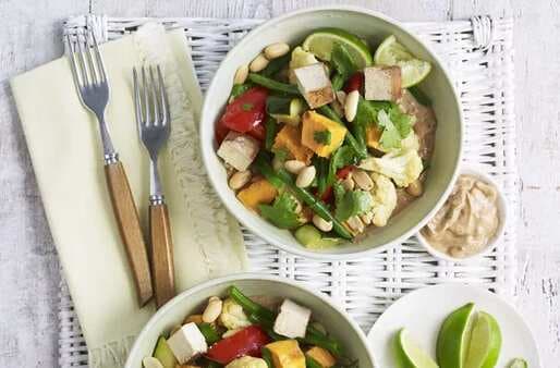 Vegan Salad With Roasted Vegetables