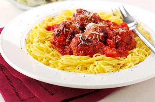 Vegetarian Meatballs With Red Pepper Sauce And Spaghetti