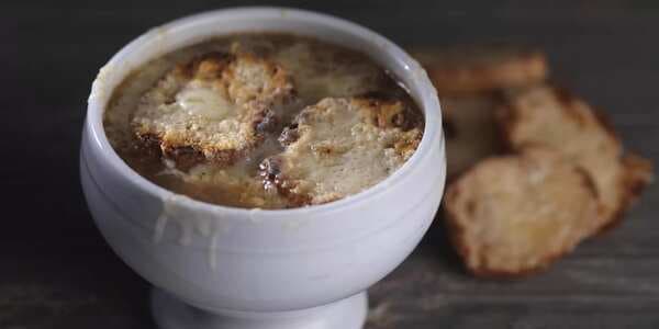 French Onion Soup With Garlic & Croutons