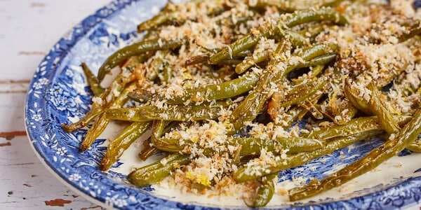 Roasted Green Beans With Parmesan Crumb
