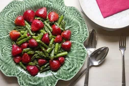 Asparagus And Strawberry Salad With Balsamic